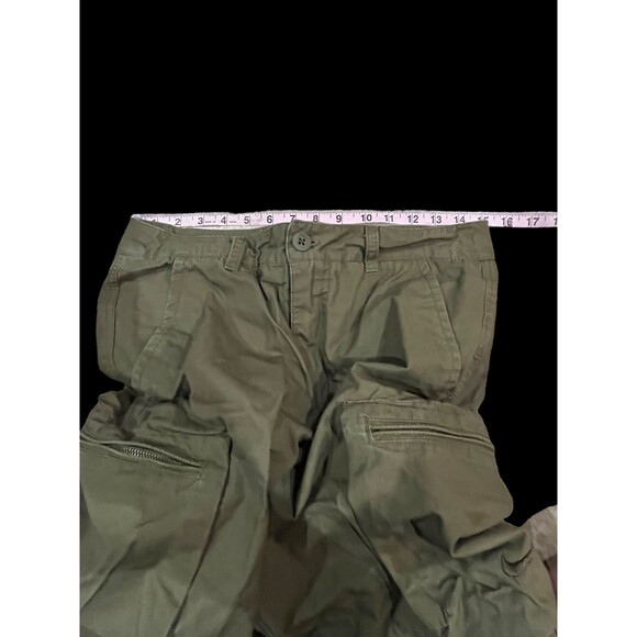 NIKE (the athletic dept) MEN'S OR YOUNG MEN'S OLIVE GREEN CARGO SHORT, SIZE 30 - Picture 4 of 6